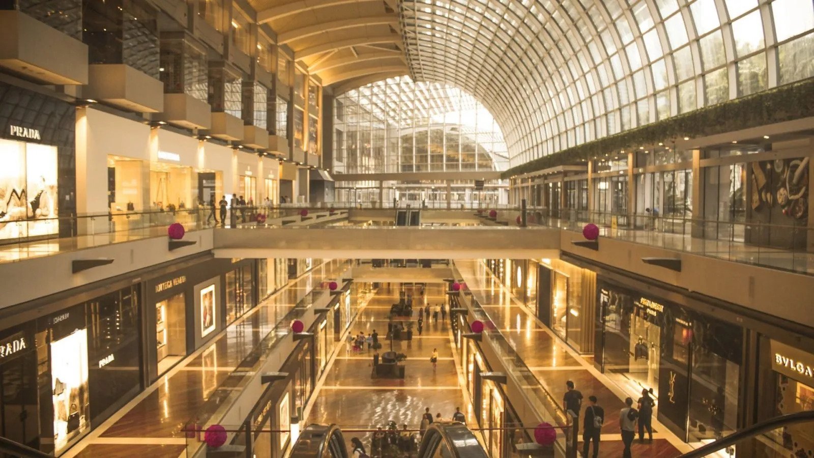 Premium Retail Shops with High Visibility